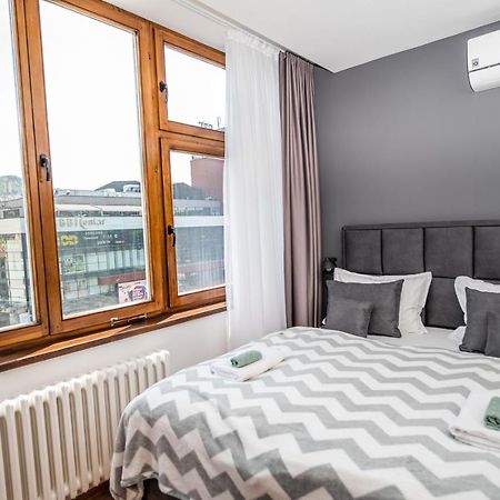 Modern And Bright Apartments - Main Street Сараево Екстериор снимка