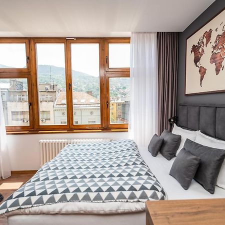Modern And Bright Apartments - Main Street Сараево Екстериор снимка