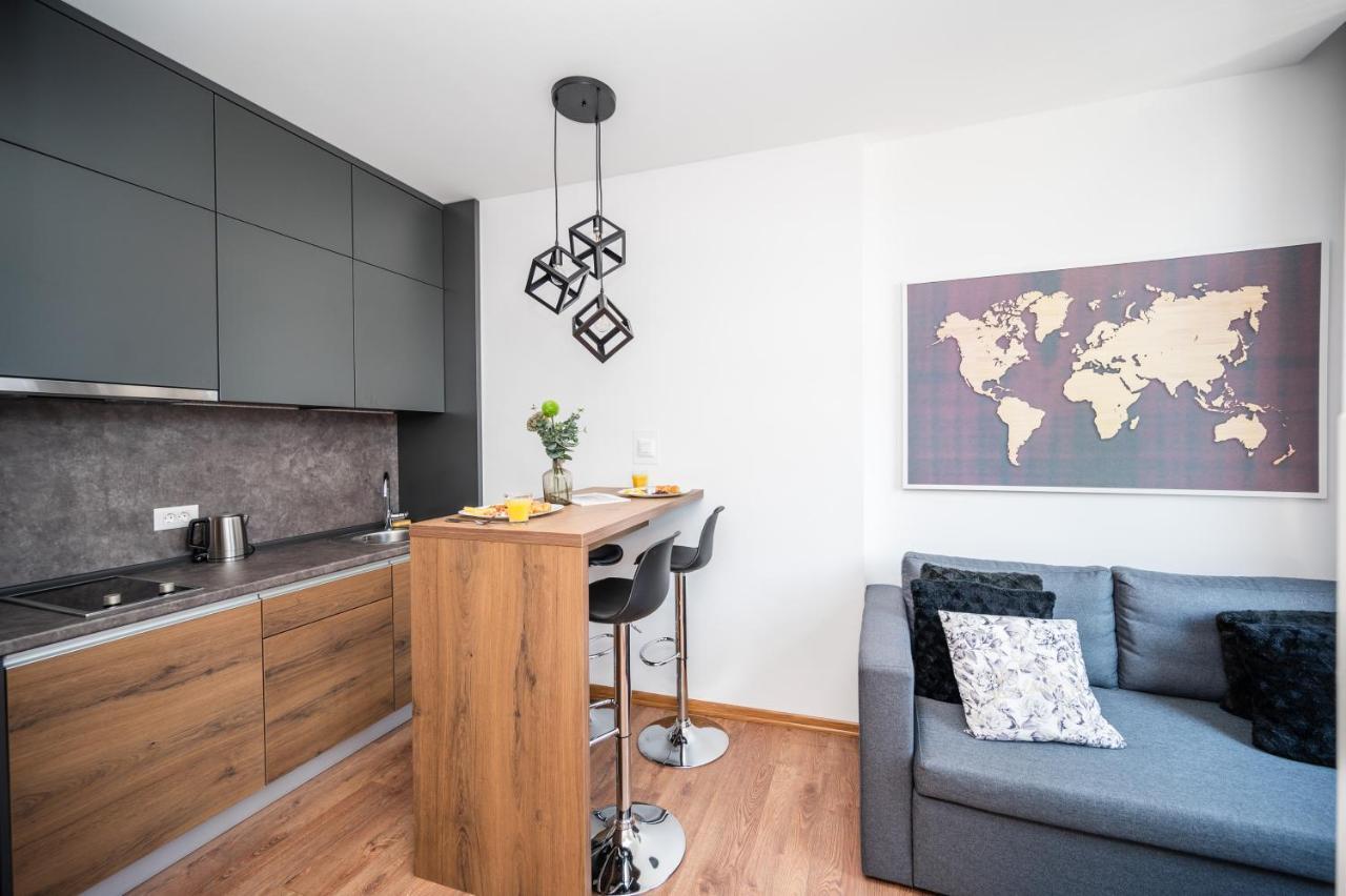 Modern And Bright Apartments - Main Street Сараево Екстериор снимка