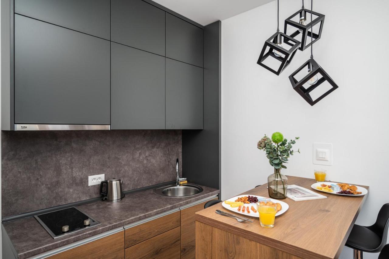 Modern And Bright Apartments - Main Street Сараево Екстериор снимка