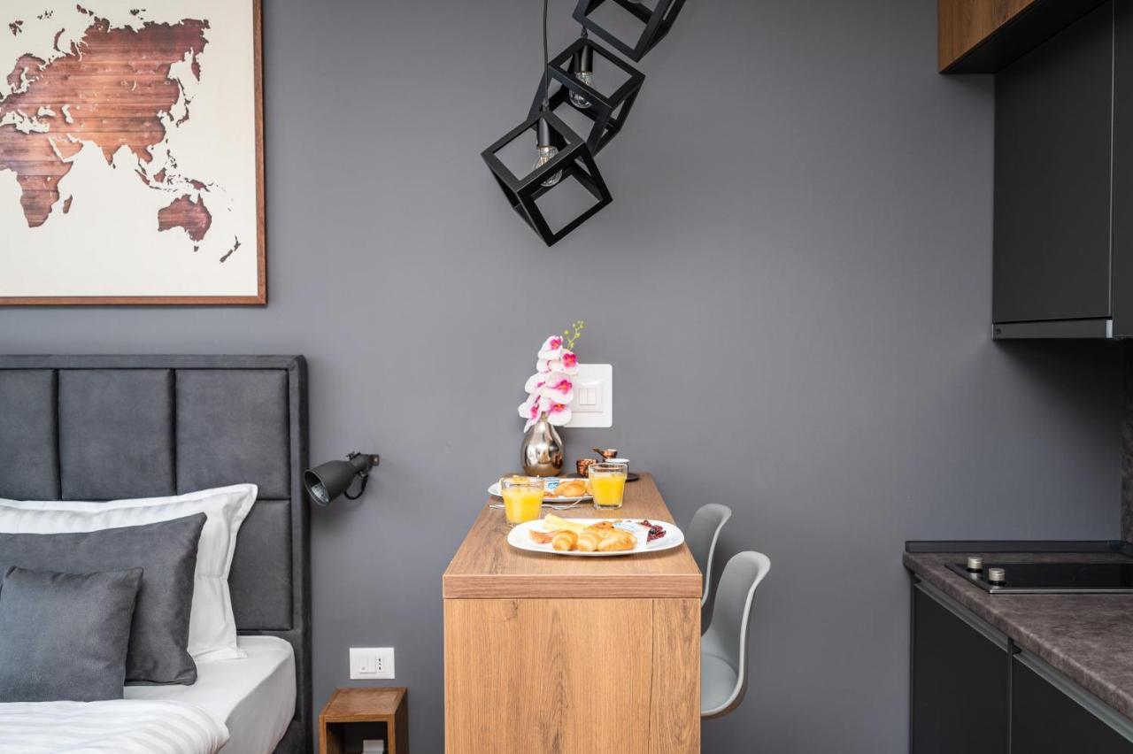 Modern And Bright Apartments - Main Street Сараево Екстериор снимка