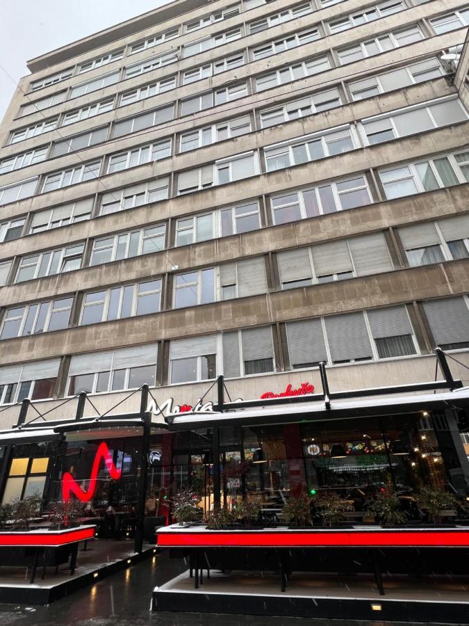 Modern And Bright Apartments - Main Street Сараево Екстериор снимка