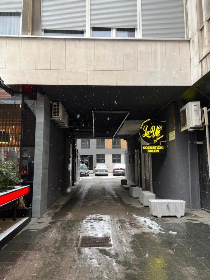 Modern And Bright Apartments - Main Street Сараево Екстериор снимка